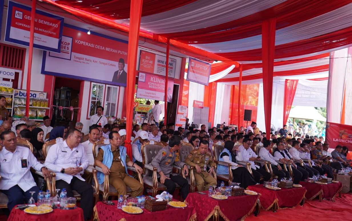 Bupati BBS Dampingi Gubernur Al Haris Launching Koperasi Merah Putih di Desa Tangkit(foto: dok.ist)