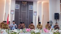 Bupati Muaro Jambi, Bambang Bayu Suseno mengikuti Halal Bihalal Forum Kepala Sekolah se Kabupaten Muaro Jambi.(foto: dok.ist)