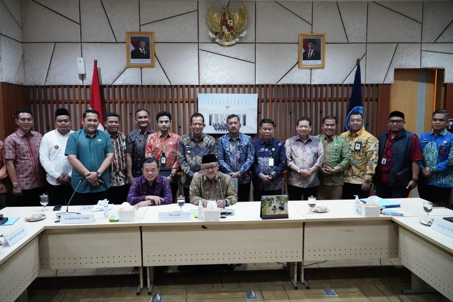 Gubernur Al Haris Bawa Bupati dan Wali Kota se-Provinsi Jambi Temui Mendikdasmen.(foto; dok.ist)