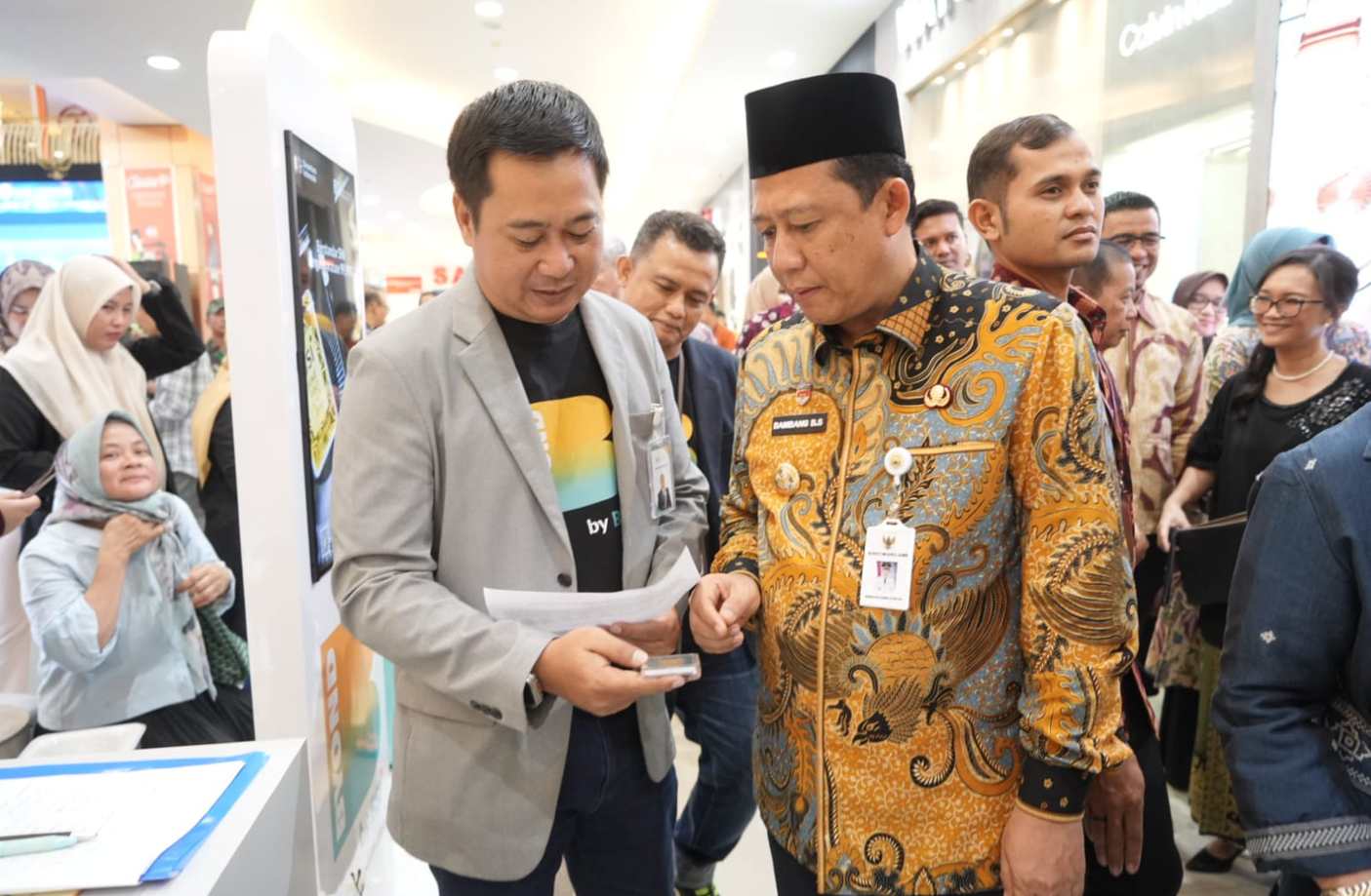 Bupati BBS Raih Penghargaan Elektronifikasi Transaksi Daerah Terbaik Gentala Arasi Award 2025(foto: dok.ist)