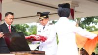 Bupati BBS Pimpin Upacara HUT RI ke-80 di Lapangan Pendopo Bukit Cinto Kenang (foto: dok.ist)