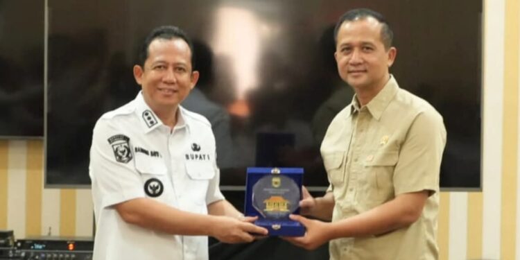 Bupati BBS Dampingi Gubernur Jambi Audiensi Dengan Menteri Transmigrasi RI(foto: dok.ist)