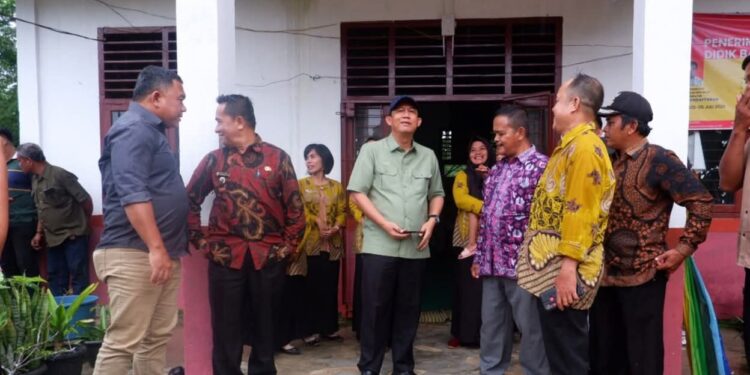 Bupati BBS Tinjau SD Negeri 167/IX Penggeratan Pelempang Mestong, Pastikan Kualitas dan Akses Pendidikan Berkualitas(foto: dok.ist)