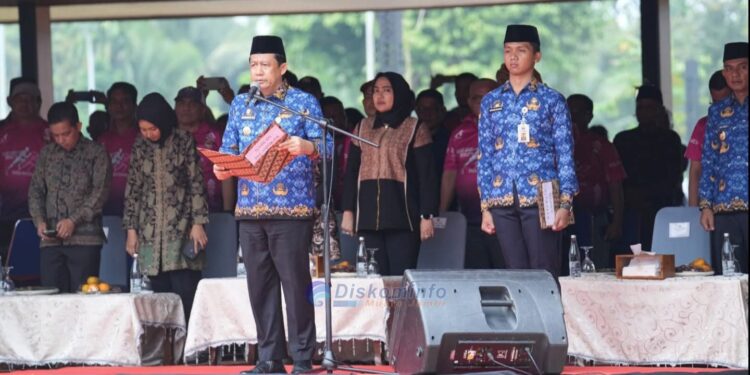 Bupati BBS Lantik 568 PPPK Tahap II Formasi 2024 di Candi Muaro Jambi (foto: dok.ist)