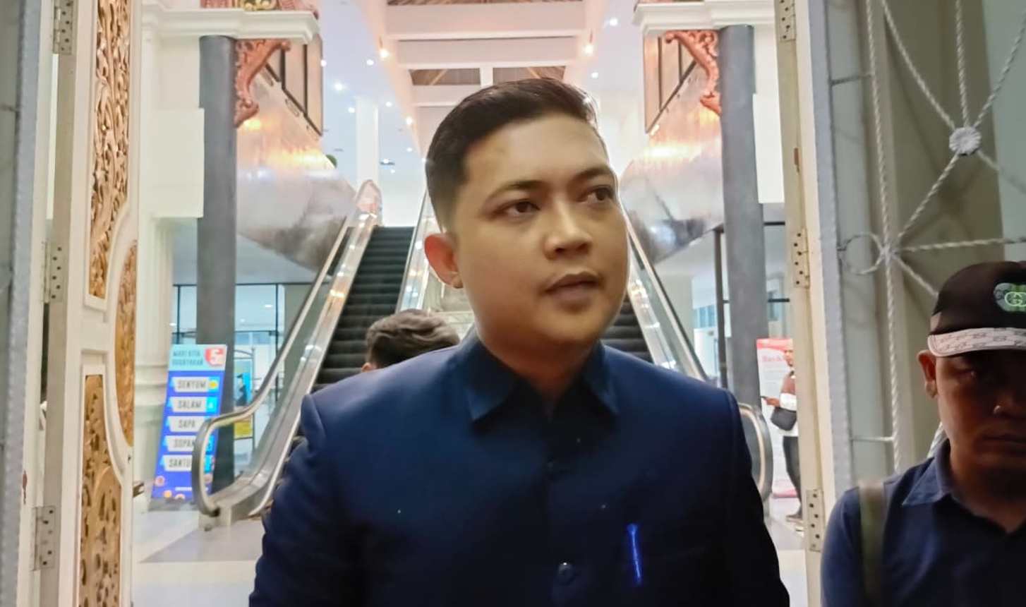 Ketua DPRD Jambi Tegaskan Komitmen Sinergi saat Pimpin Paripurna Pandangan Umum Fraksi(foto: dok.ist)