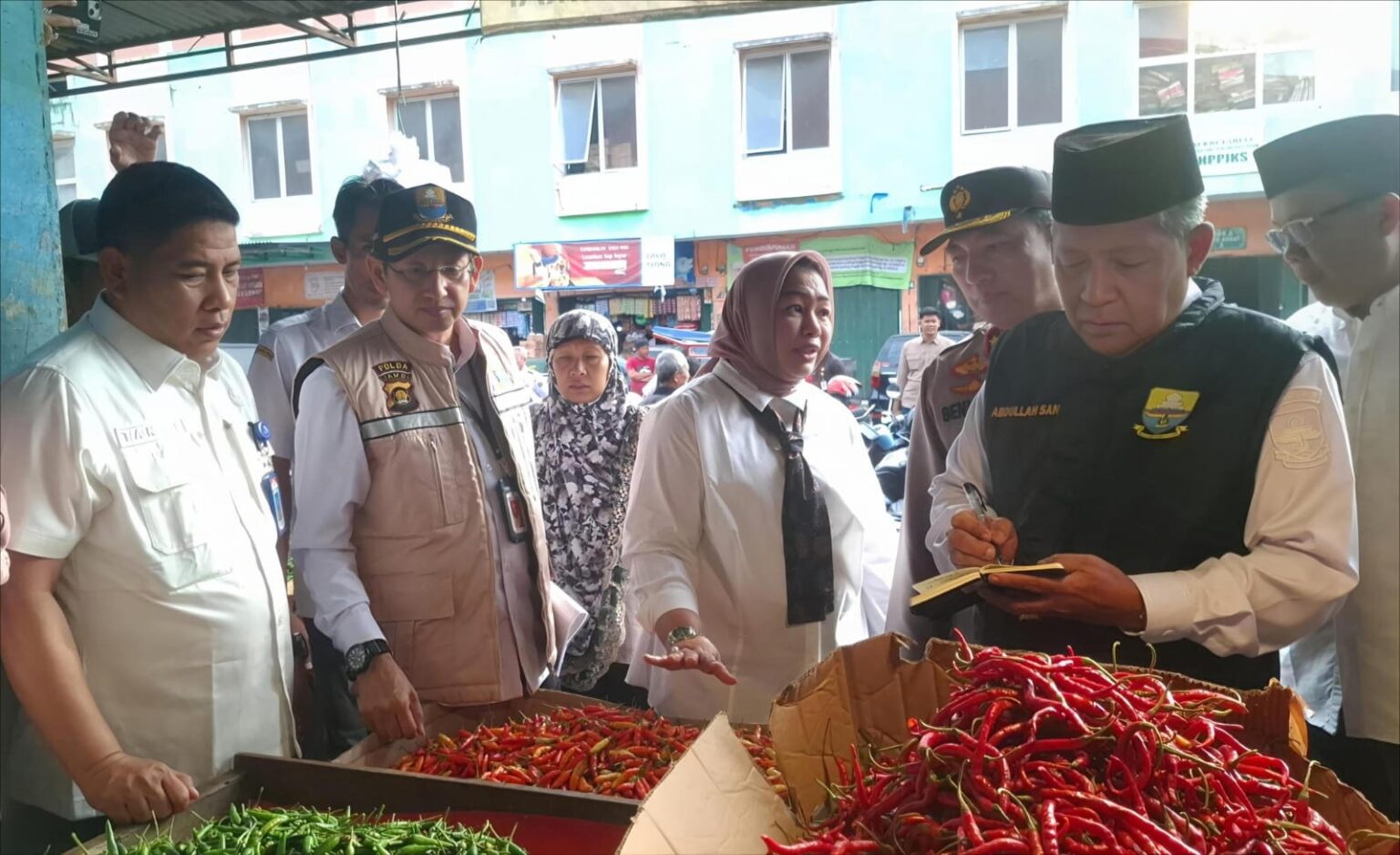 Jelang Ramadan, Wagub Abdullah Sani Sidak Pasar Angso Duo untuk Jaga Stabilitas Harga.Foto.dok.ist