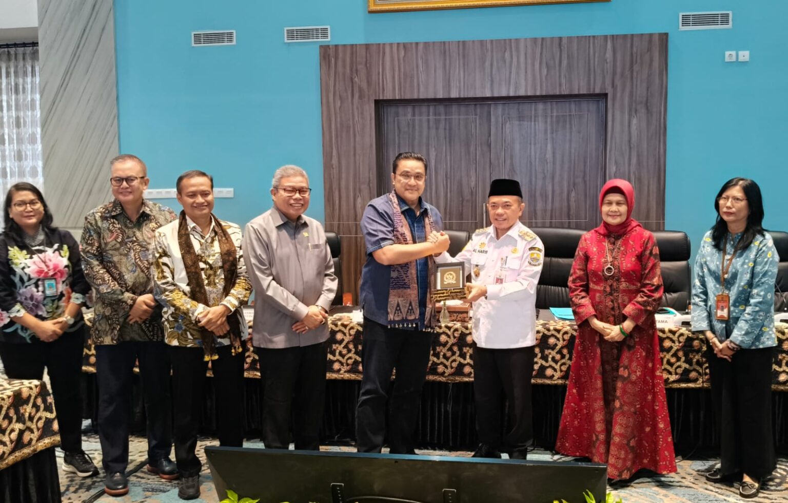 Dorong Tata Kelola BUMD yang Profesional, Gubernur Al Haris Minta Konflik Agraria Segera Dituntaskan.Foto:dok.ist