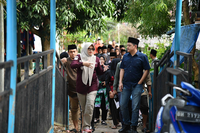 Peduli Masyarakat Desa, Bupati Dillah Distribusikan Bantuan ke Merbau dan Bhakti Idaman.Foto:dok.ist