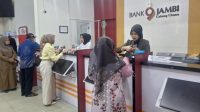 Foto: Layanan di Bank Jambi (Ist)