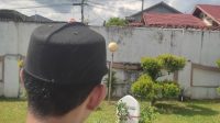 Foto : Moment Dimas mendatangi makam mantan Rektor UIN yang sangat Dihormatinya