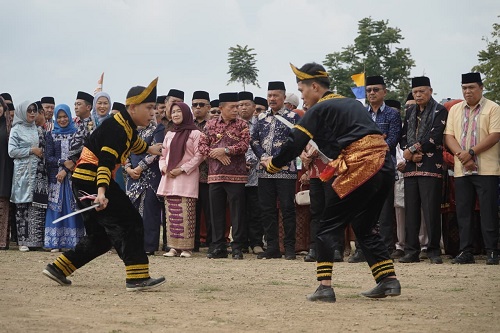 Kucurkan-CSR-Bank-Jambi-Gubernur-Al-Haris-Kenduri-Sko-Jadi-Momentum-Rawat-Adat (1)