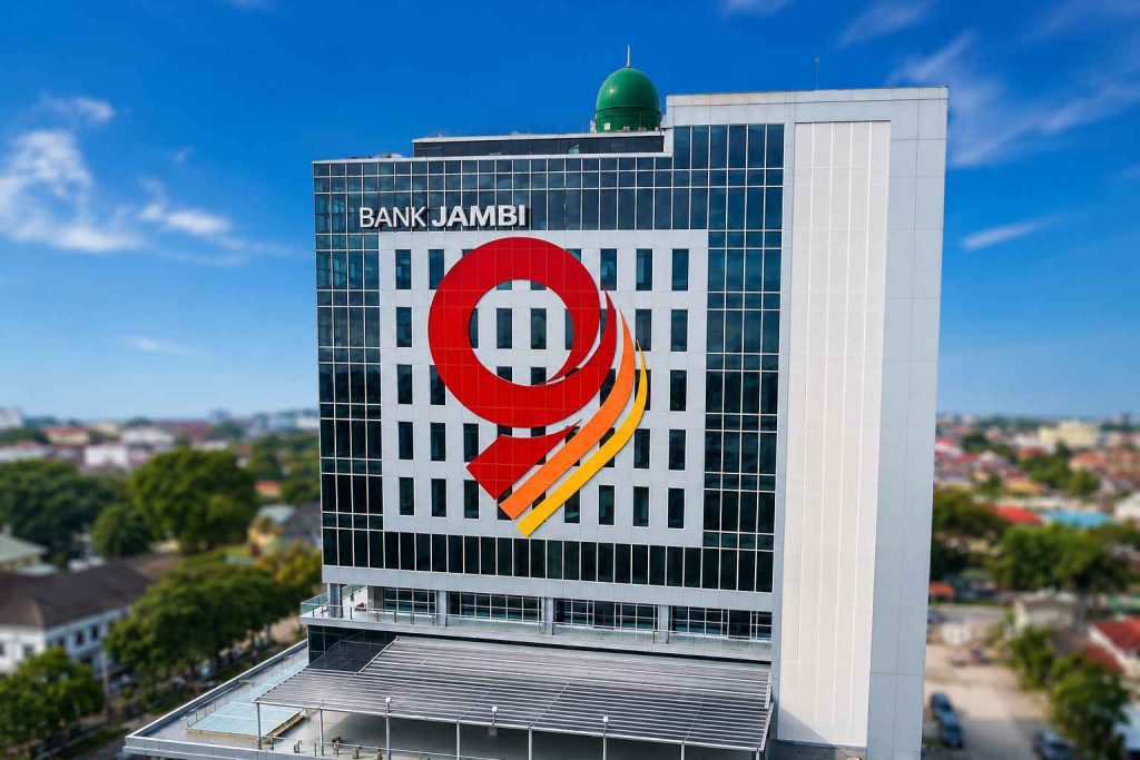 Pengamat-Nilai-Bank-Jambi-Berhasil-Menjaga-Pertumbuhan-Sehat-di-Tengah-Tantangan-Industri-Perbankan-1024x683-1